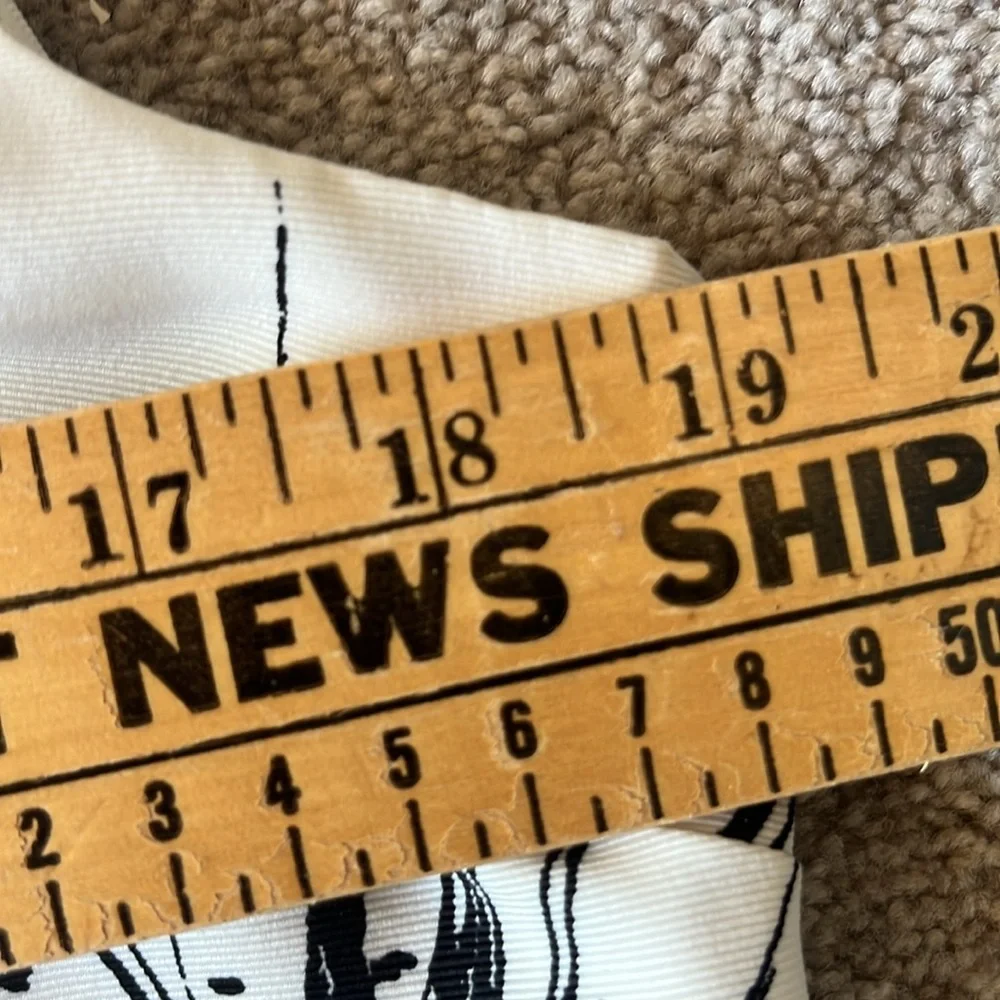 Talbots Black and White Primrose V-Neck Shell Size 6 - Picture 10 of 11